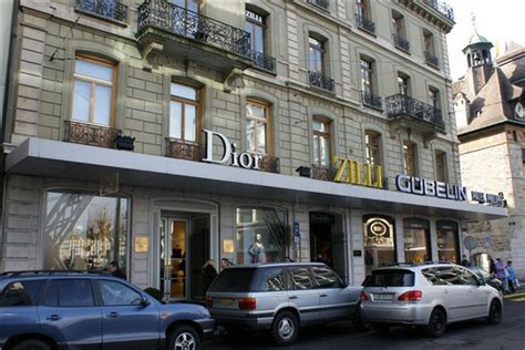 Luxury Shopping Guide: Top Brands on Rue du Rhône, Geneva